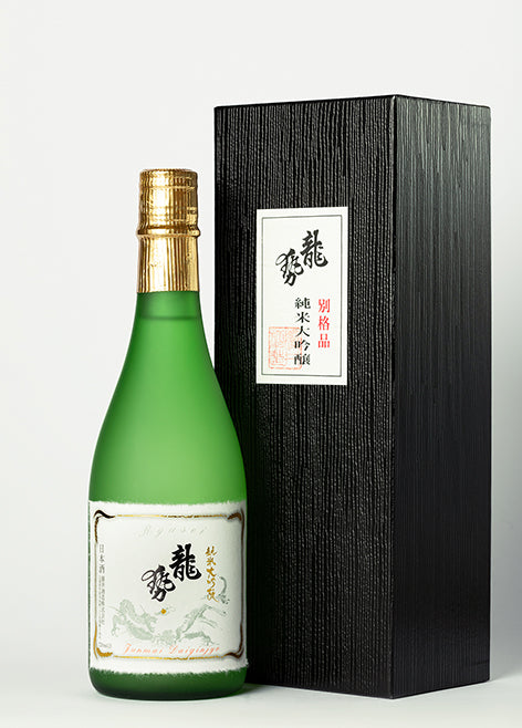 <alt="sake" src="https://www.zenkichi.de/products/sake-ryusei-bekkaku">